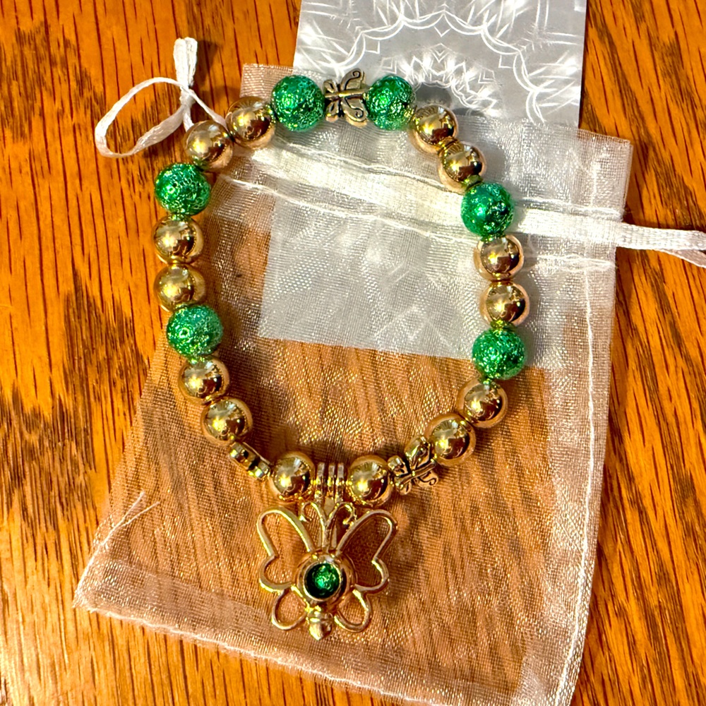 Elegant Gold and Green Beaded Bracelet